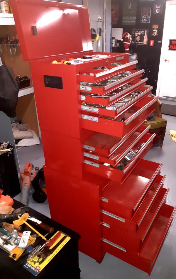 Craftsman Rolling 3 Tiered 15 Drawer Tool Box Chest w/some Tools ! DELIVERY AVAILABLE !! for