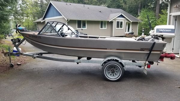 1987 16ft hewes craft river runner for Sale in Yelm, WA - OfferUp