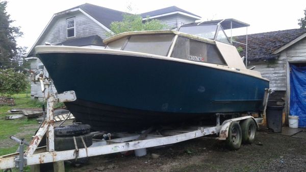 30 foot continental cabin cruiser. for Sale in Marysville ...