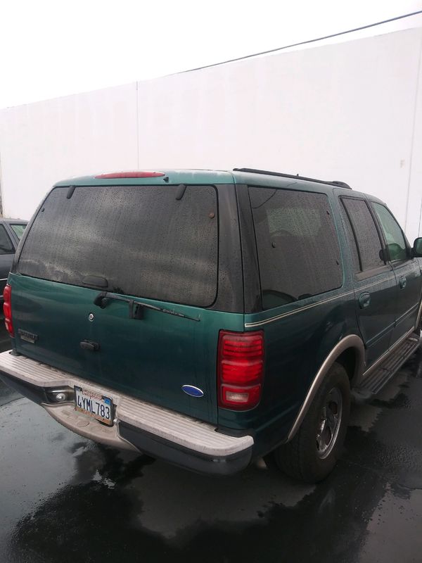 Super Deal on a 1999 Ford Expedition Eddie Bauer runs excellent AC blow