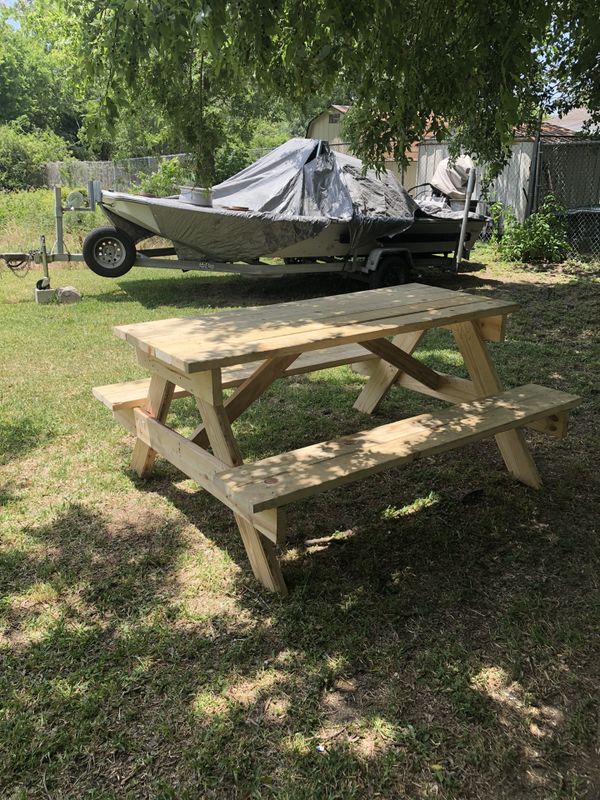 Nice Picnic Table paint any color u like for Sale in Houston, TX - OfferUp