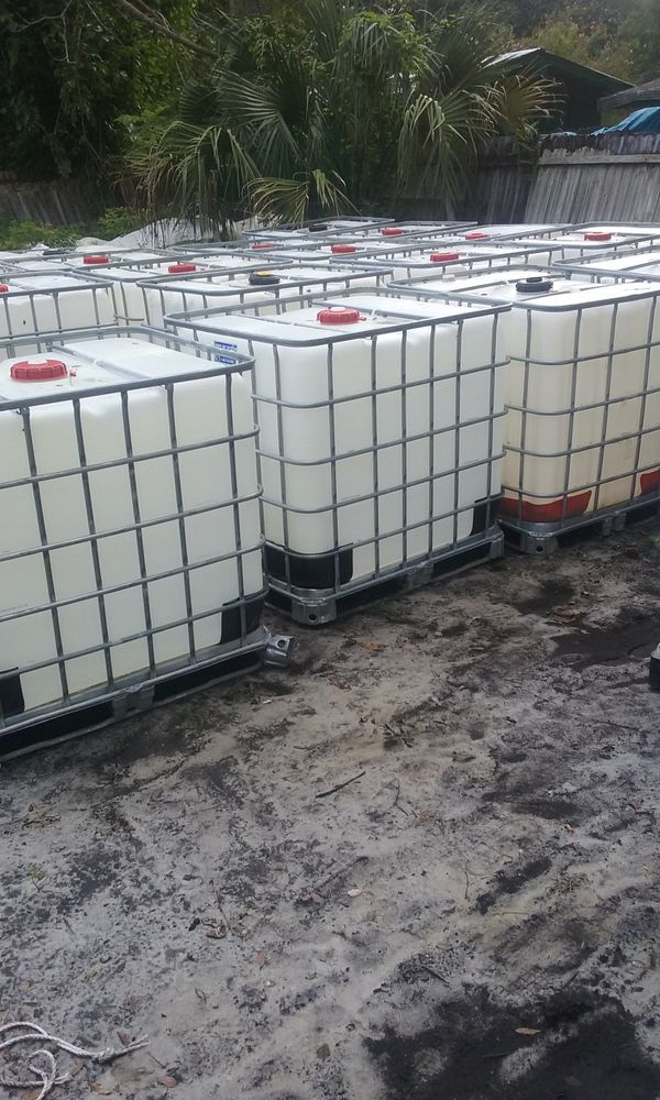 275 GALLON IBC WATER TANKS IN STEEL FRAMES WATER STORAGE EMERGENCY