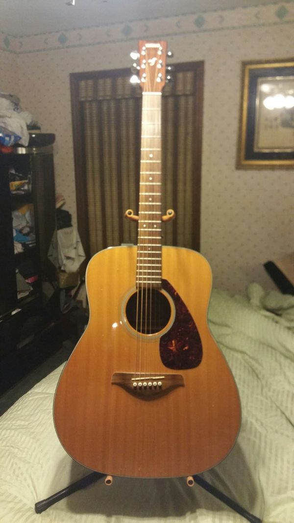 Yamaha fg700s solid top acoustic guitar natural superb condition for