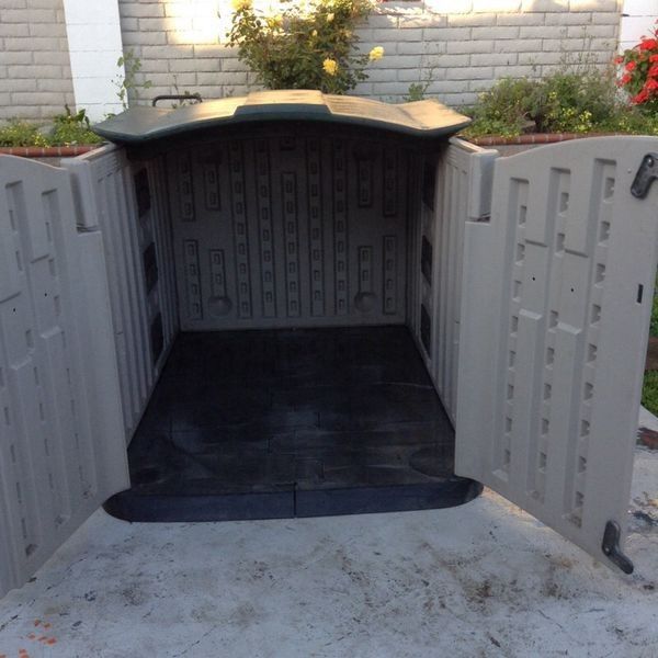 rubbermaid slide lid storage shed for sale in hayward, ca