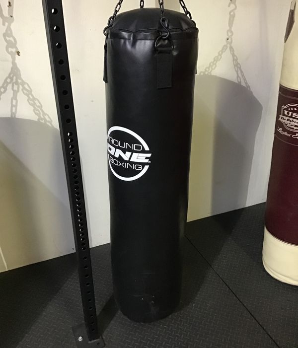 100Lb Heavy Punching Bag for Sale in Houston, TX OfferUp