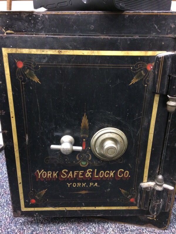 Antique York Safe & Lock Co. Fire Safe in working order for Sale in