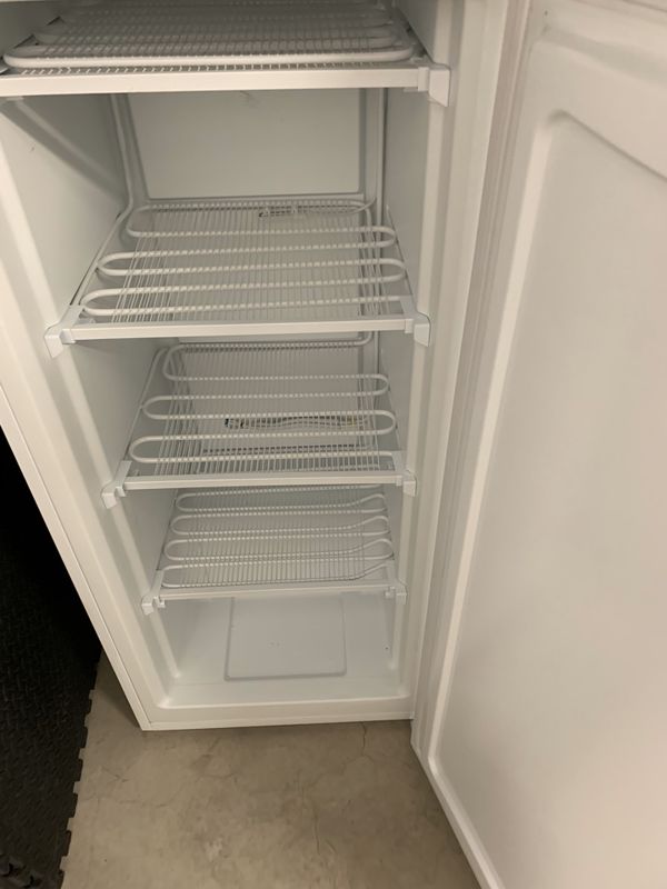 Kenmore 5.1 cu. ft. Upright Freezer Model 29502 for Sale in Rivergrove