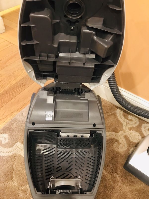 Kenmore Elite 800 Series Canister Vacuum Cleaner for Sale in Raymond, NH OfferUp