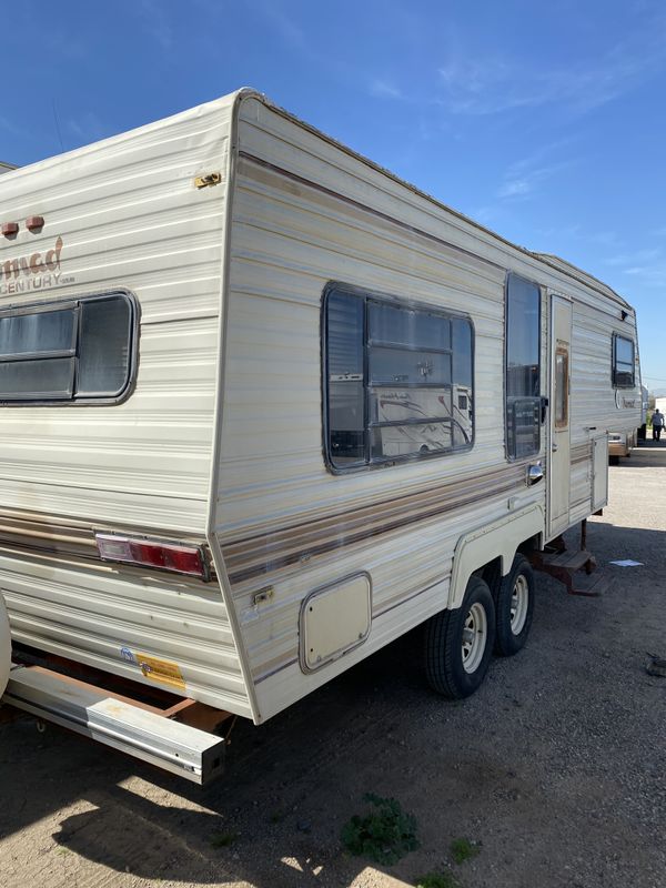 89 nomad 24 foot fifth wheel for Sale in Peoria, AZ - OfferUp