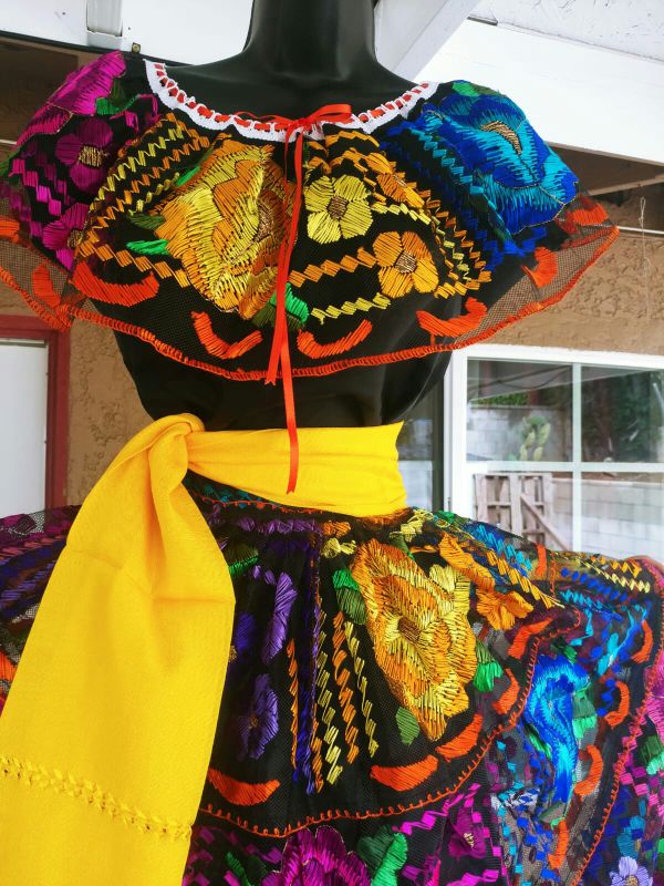 Vestido profesional mexicano chiapaneco. Bordado a mano. Size large for ...