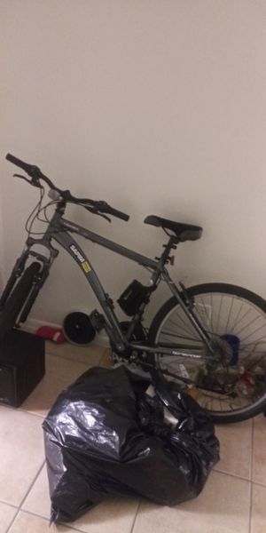 Schwinn mountain bike front tube has a small leak but stays aired up for a while i have a new tube for buyer..paid300$ for Sale in Phoenix, AZ