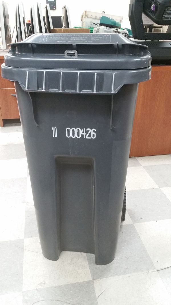 Husky 35 Gallon 122 lbs 55KG Commercial Trash Can lockable CL327 for