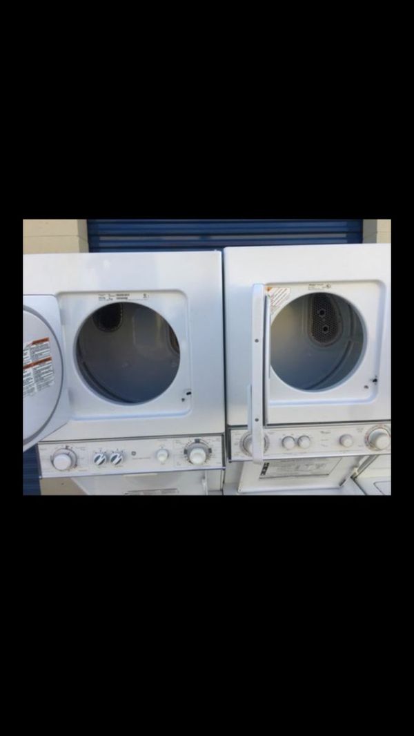 NICE CLEAN WHIRLPOOL 24” thin twin stackable washer & dryer unit.320