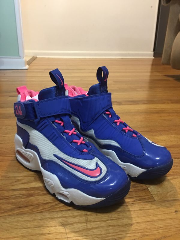NIKE KEN GRIFFEY Shoes size 6Y or 7.5 women for Sale in Indianapolis, IN - OfferUp