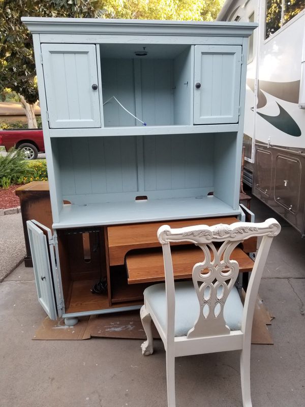Broyhill Attic Heirlooms Desk And Hutch For Sale In Merced Ca