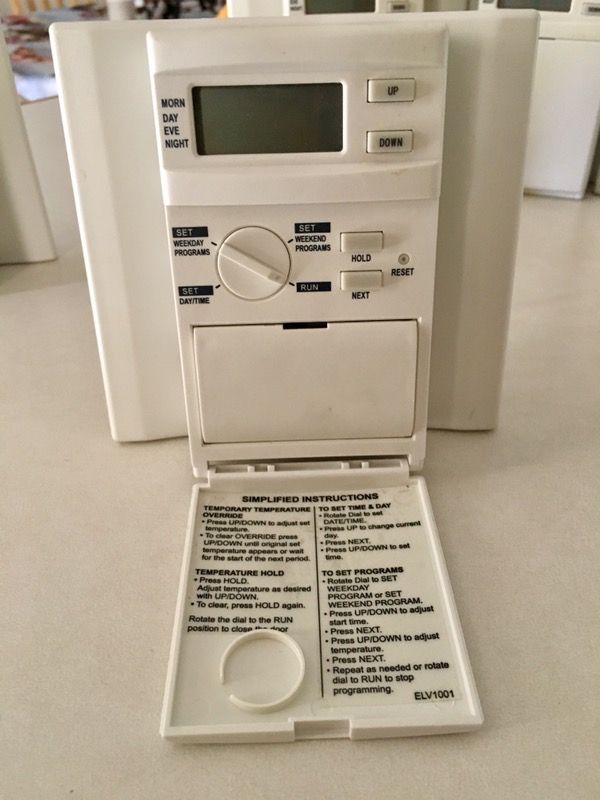 (5) LUX ELV1001 Programmable Thermostats For Radiant, Baseboard Heaters