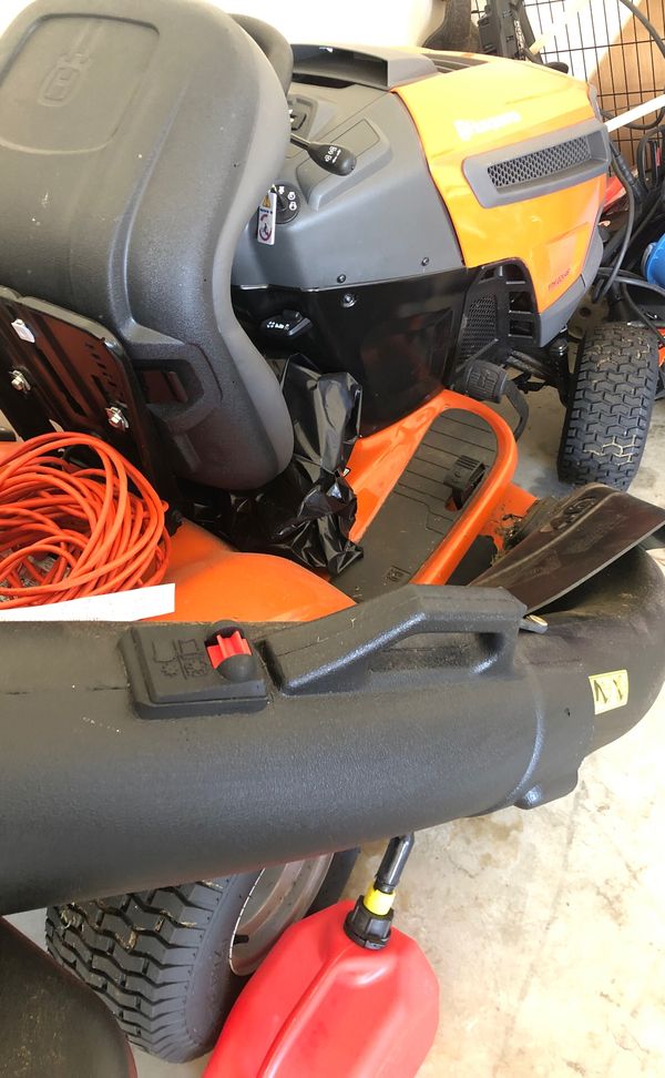 Husqvarna riding mower YTH22V46 with grass catcher bags for Sale in