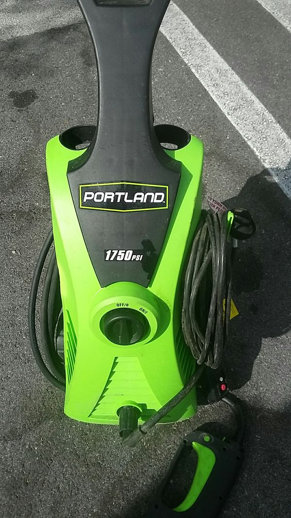 Portland 1750 psi pressure washer almost new for Sale in Miami, FL