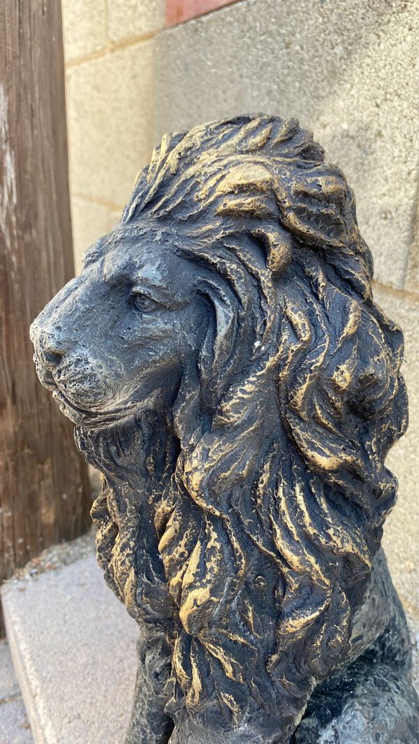 LION STATUE! 15” Stone painted concrete lion statue sculpture for
