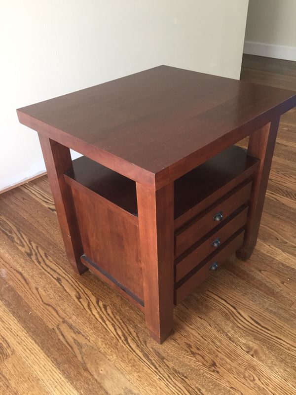 Solid wood end table w/storage for Sale in DeLand, FL OfferUp