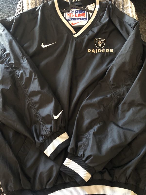 Vintage Raiders Nike windbreaker v neck pullover- XL for Sale in San Diego, CA - OfferUp