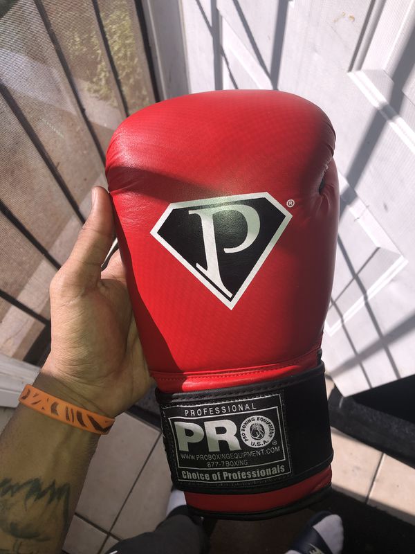 14oz PRO brand boxing gloves for Sale in Compton, CA OfferUp