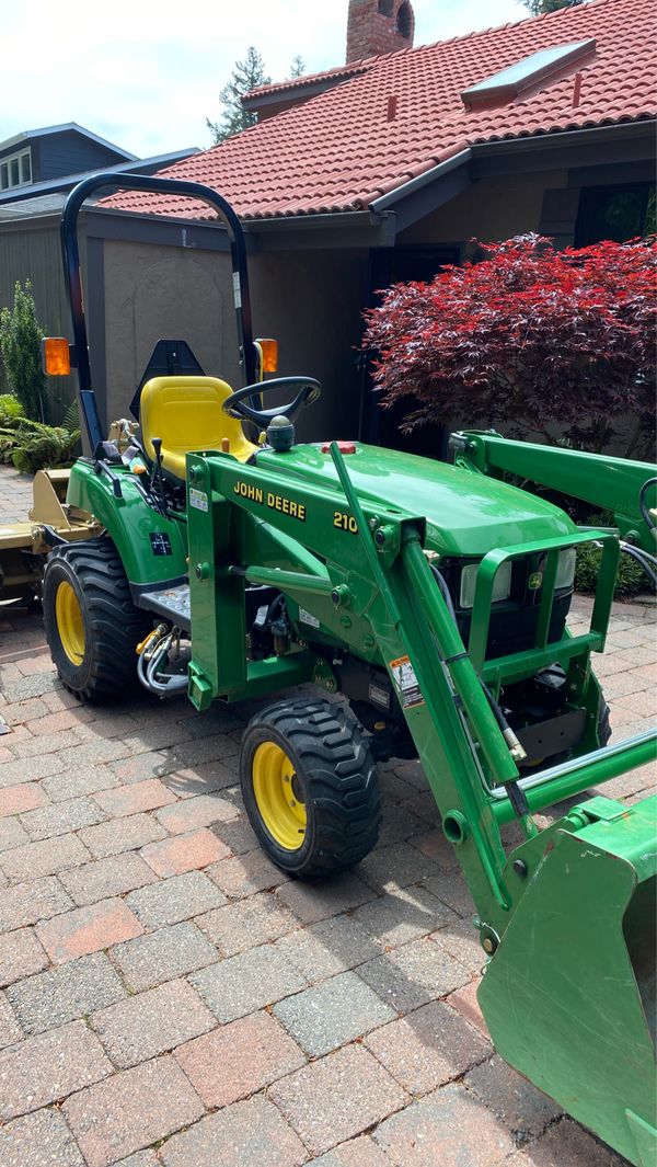 John Deere 2210 w/ model 210 front loader 9350 for Sale in Stanwood