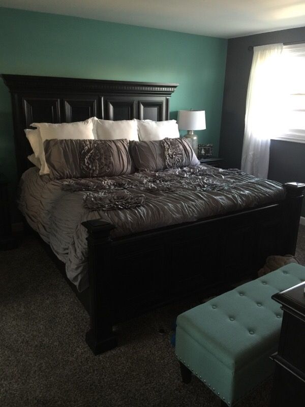 Pulaski Furniture King Size Bedroom Set for Sale in Homer ...