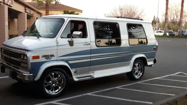 95 Chevy G20 Conversion Van for Sale in Sacramento, CA - OfferUp