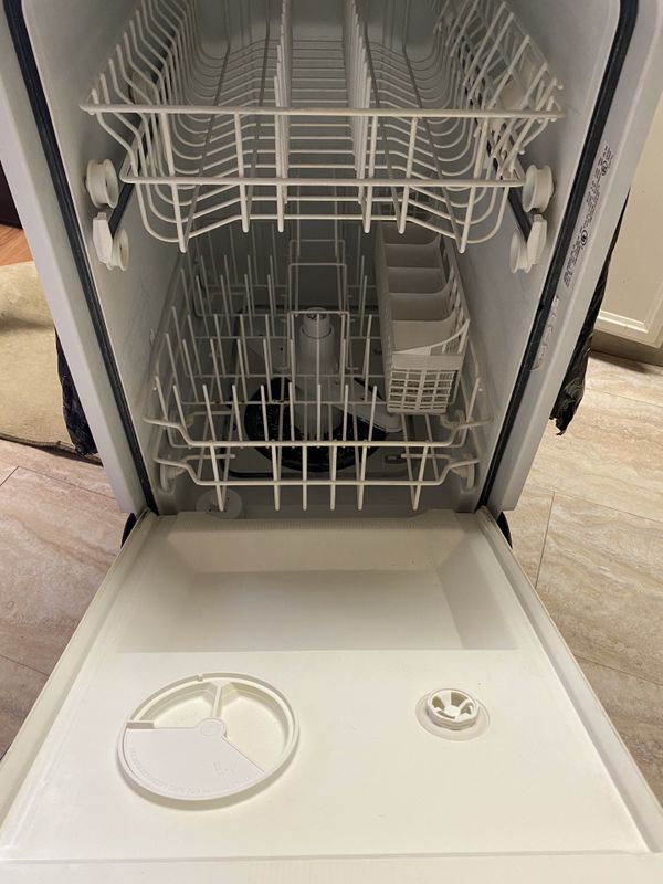 18 inch apartment size dishwasher. Almond color for Sale in Mesa, AZ