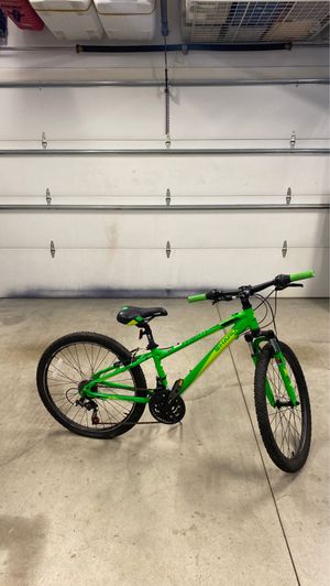 Mountains bike for Sale in Seal Beach, CA