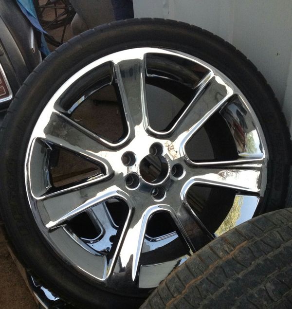 Pair of Authentic 20" inch Chrome Saleen Wheels with staggered tires