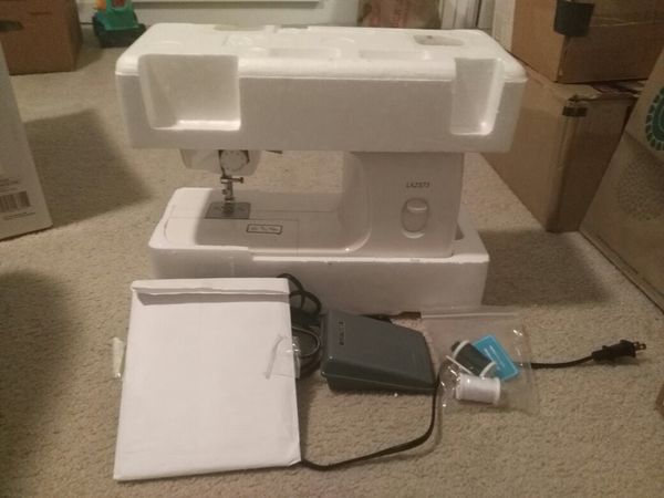 Brother LX2375 sewing machine for Sale in Redmond, WA - OfferUp