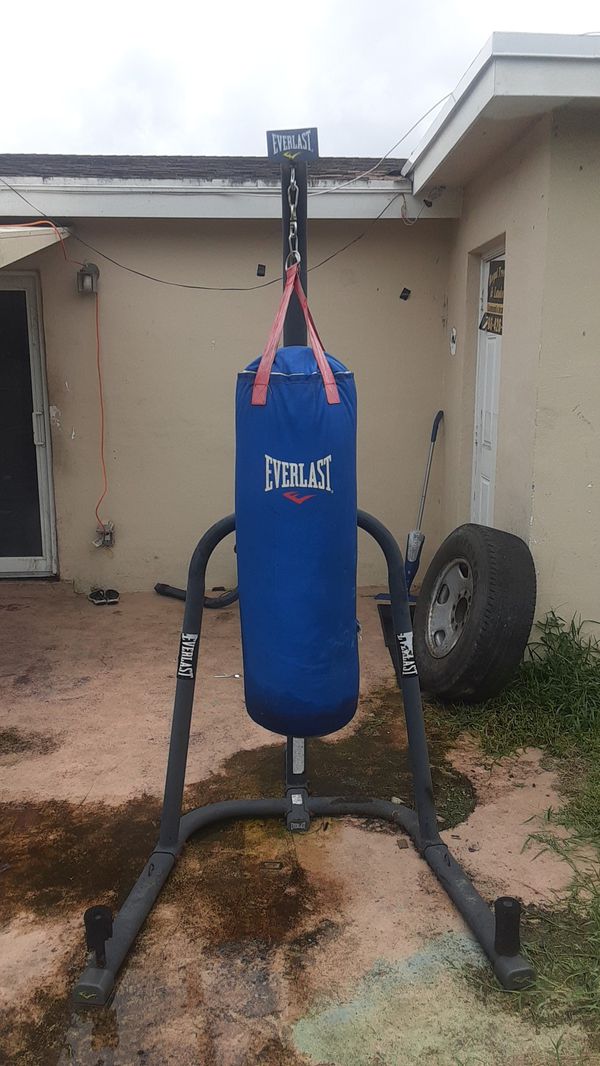 Everlast Punching Bag & Heavy-Duty Stand for Sale in Davie, FL - OfferUp
