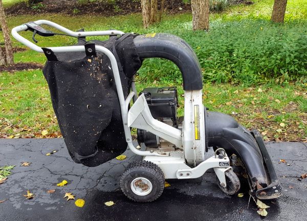 Yard Boss 550 Chipper/Shredder/Leaf Vacuum for Sale in St. Louis, MO