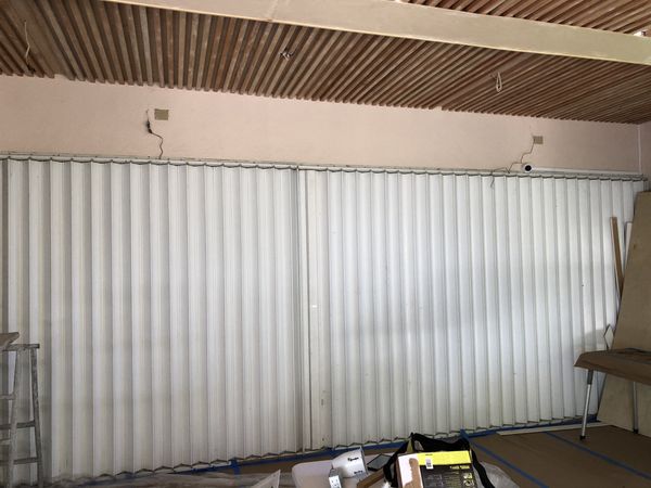 Ventana de protección Shutters Anti Huracanes for Sale in Miami, FL