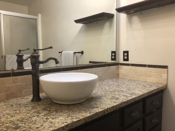 5’ Bathroom Vanity for Sale in Sumner, WA - OfferUp