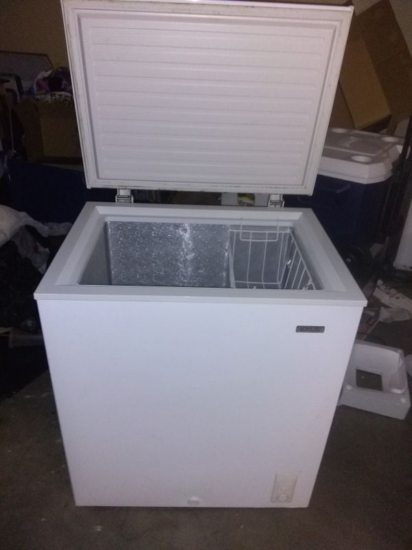 Idylis 5 cu ft chest freezer for Sale in Deltona, FL OfferUp