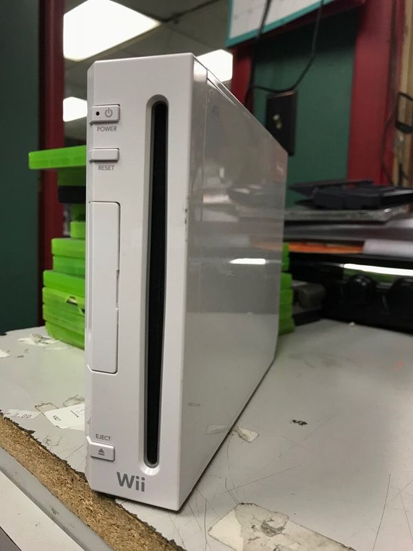 Classic Nintendo Wii Console for Sale in Coon Rapids, MN - OfferUp