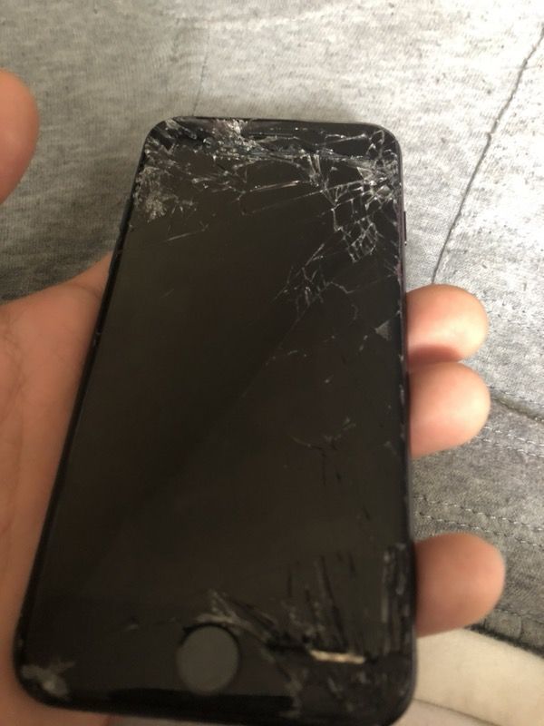 Iphone 5 Screen Cracked But Still Works Iphone 5 Screen Cracked But Still Works