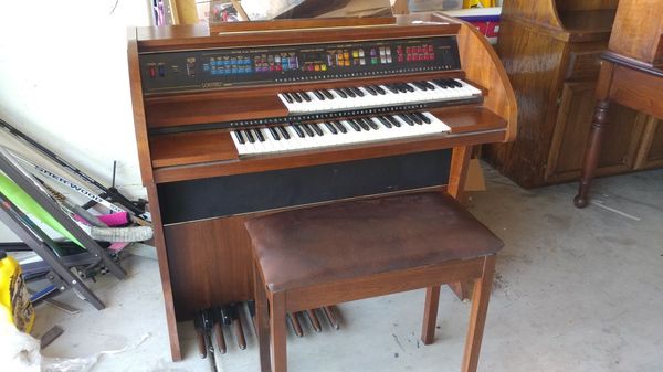 Lowrey Carnival keyboard organ model LC / 15 for Sale in Surprise, AZ