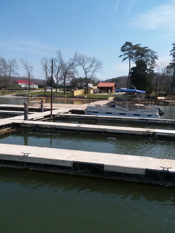 Waterfront RV campsites located on beautiful Watts Bar Lake in 10 Mile