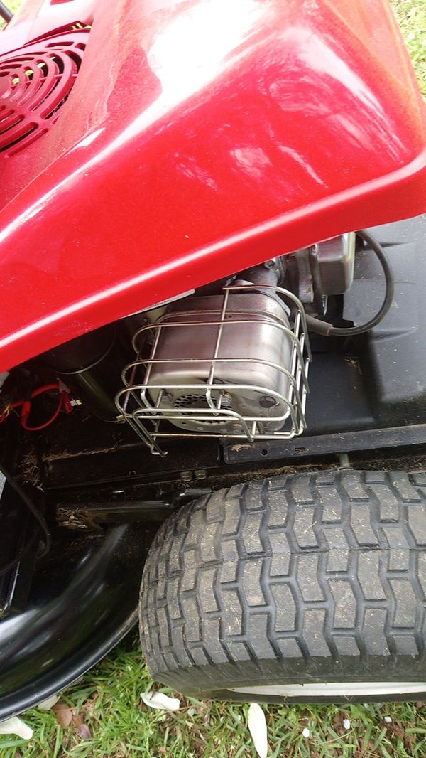 Riding lawn mower Troy bilt TB 30 R like new