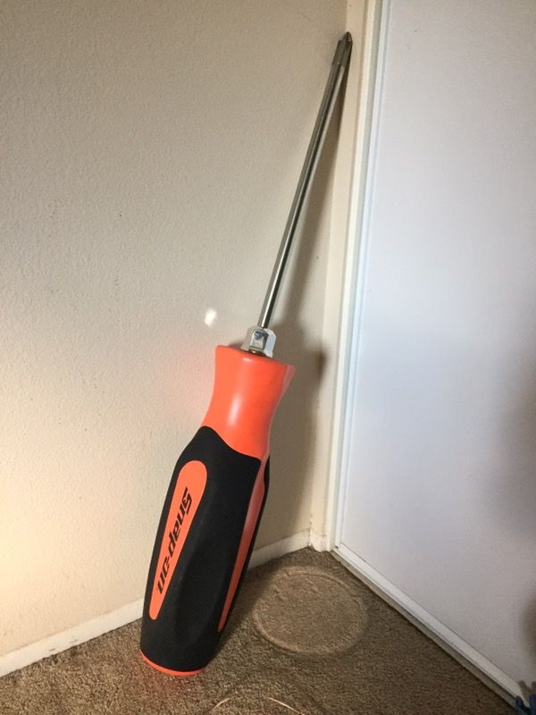 Giant snap on screwdriver for Sale in Fontana, CA OfferUp