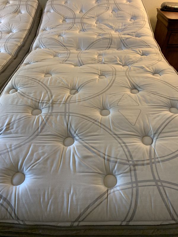 Sleep Number Split King i8, Sleep IQ, FlexFit2 Bed purchased 2018 for