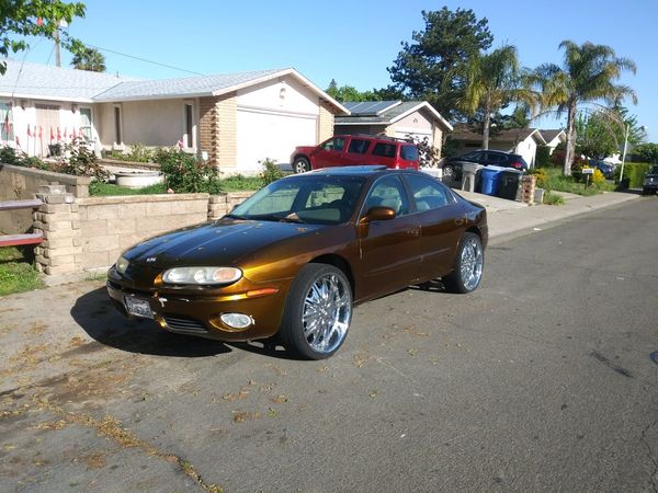 Oldsmobile aurora v8