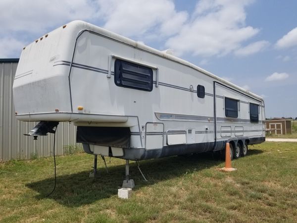 1991 Kountry Aire Trailer 40ft 5th Wheel for Sale in Killeen, TX - OfferUp