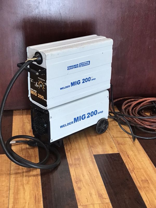 Chicago Electric Welding Machine 200amp for Sale in Bakersfield, CA