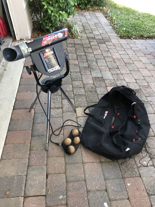 Wilson Hitting Streak Baseball Pitching Machine AW4810 for Sale in