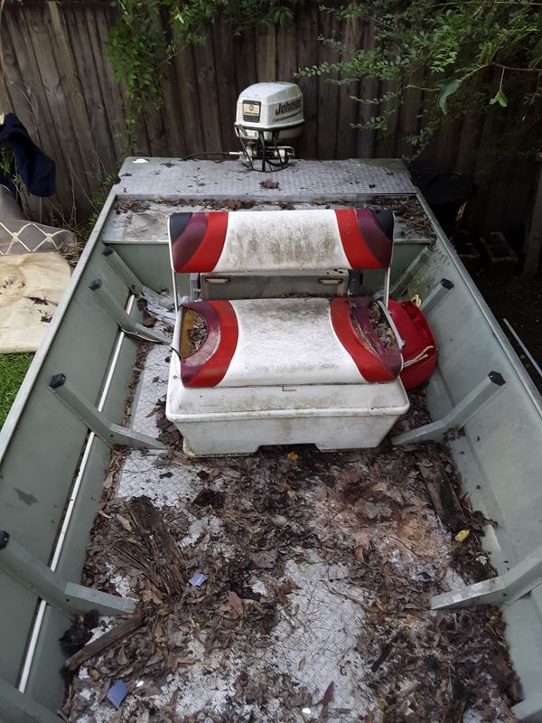 15 ft boat with motor and trailer included for Sale in Denham Springs